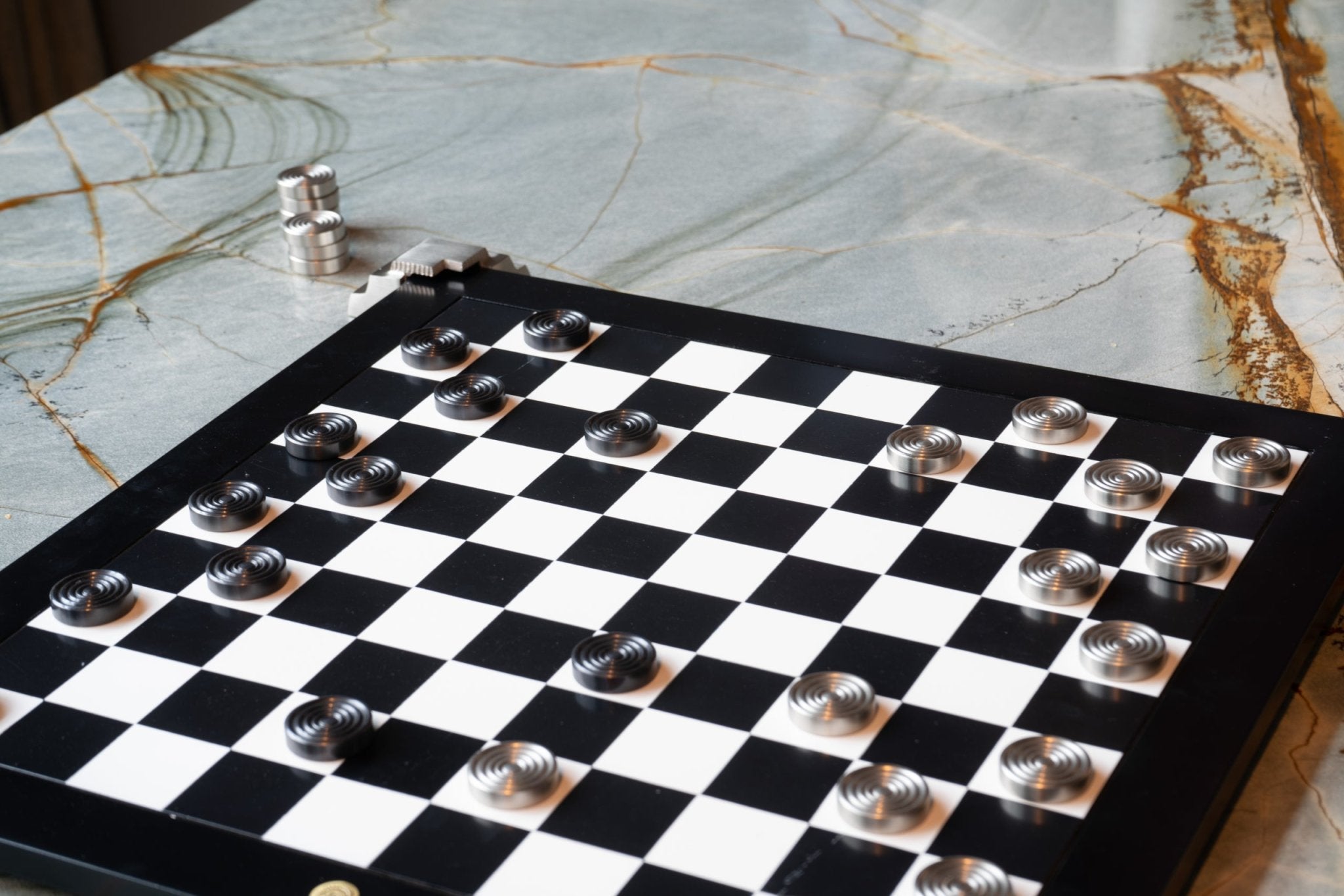 2-Sided Game Board Black - Decor - Tipplergoods